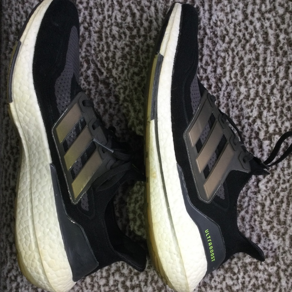 Adidas Ultra Boost 22 - Picture 5 of 7